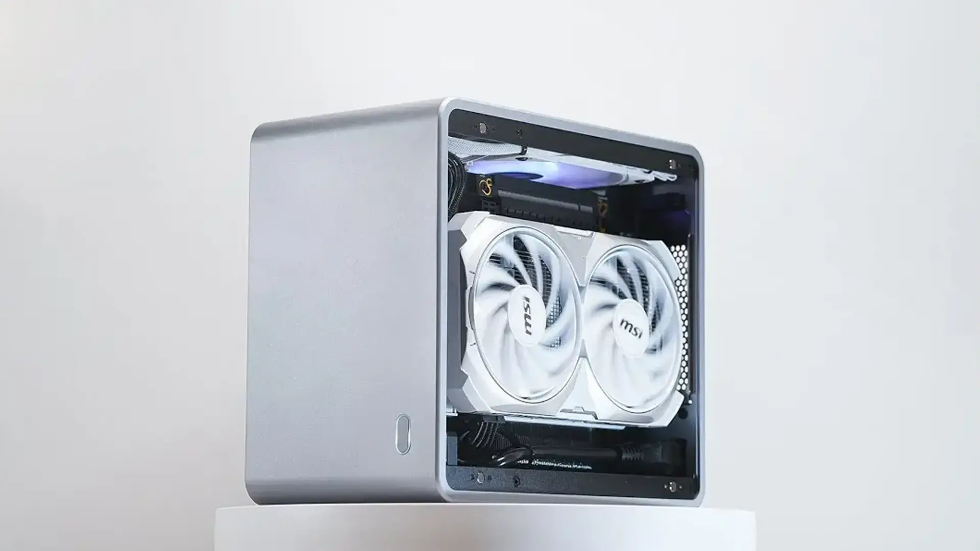 Discover a powerful small form factor PC build inside the 6.8L COOJ Sparrow MQ6, featuring a Ryzen 7 7800X3D, RTX 4060 Ti, and efficient cooling in a sleek, minimalist aluminum chassis.
